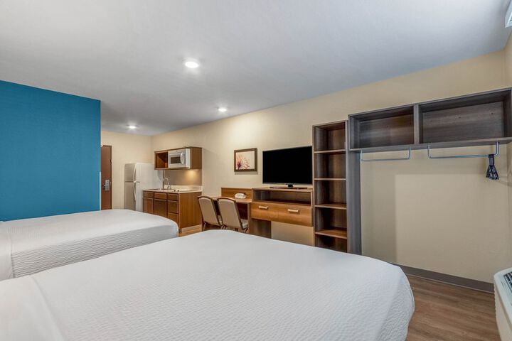 1 Queen Bed (4 of 31)