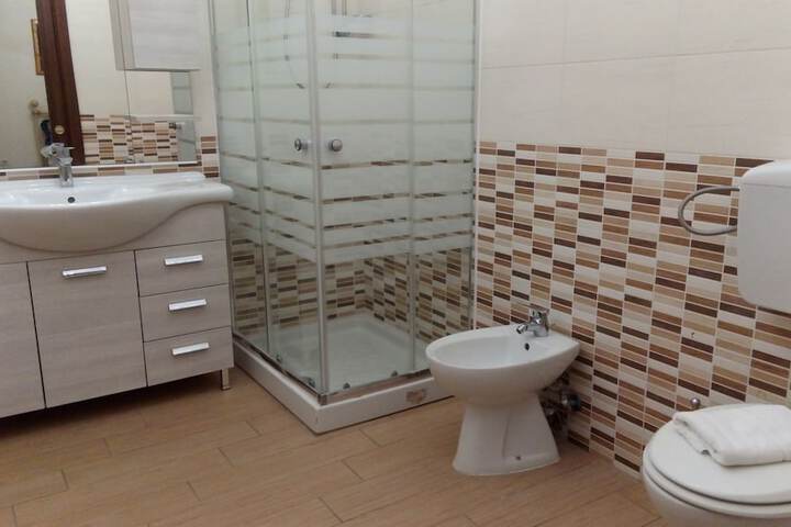 Room 2 of 8