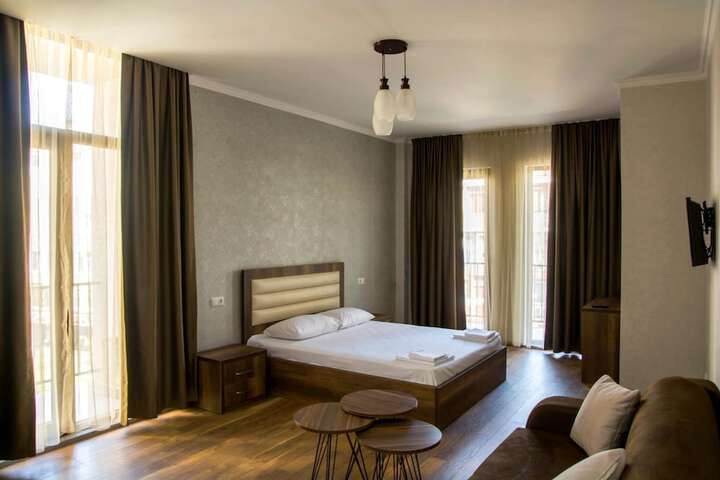 Room 27 of 59
