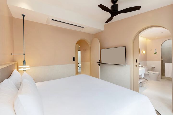 Room 16 of 131