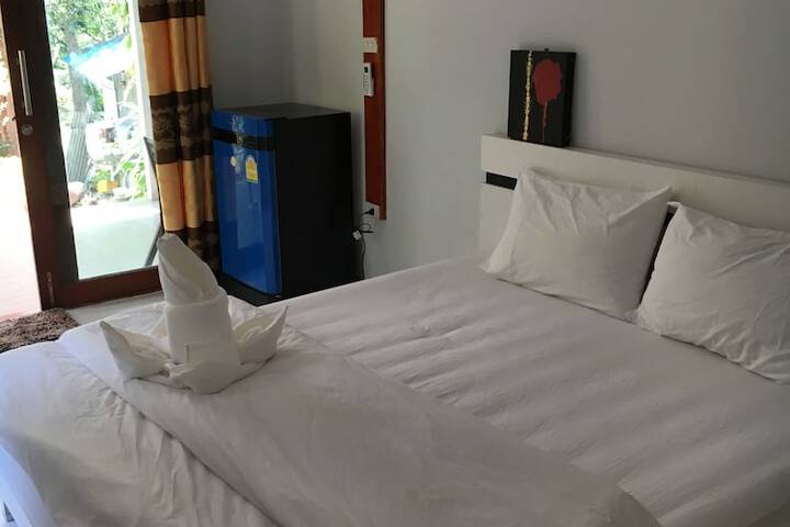Room 3 of 95
