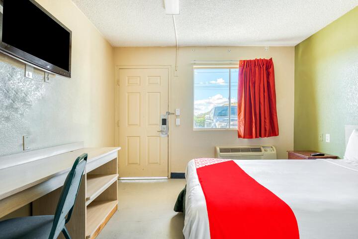 Room 42 of 46