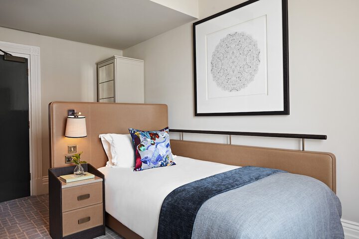 Room 26 of 224