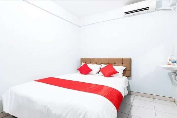 Room 3 of 10