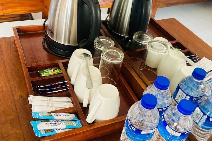 Breakfast/Coffee Service 9 of 19