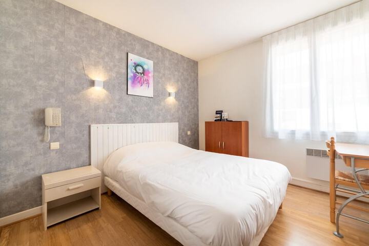 Room 16 of 31