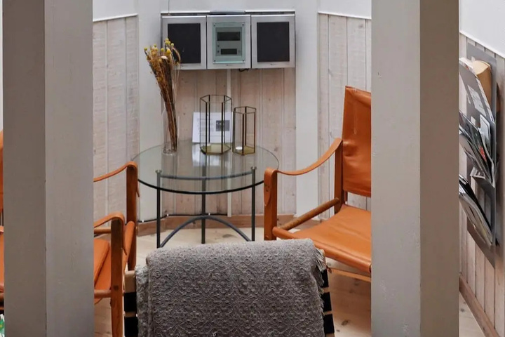 Room 3 of 20