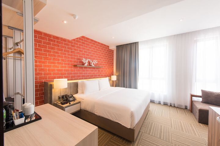 Room 16 of 54