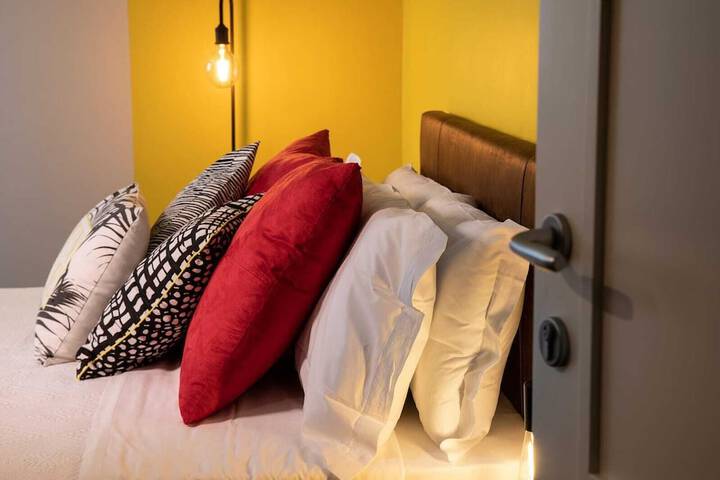 Room 9 of 36