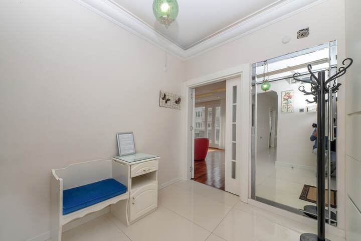 Room 30 of 271
