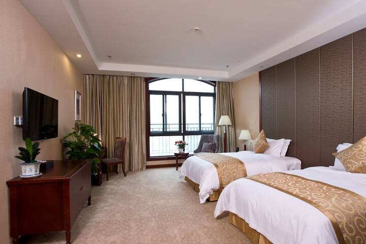 Room 6 of 48