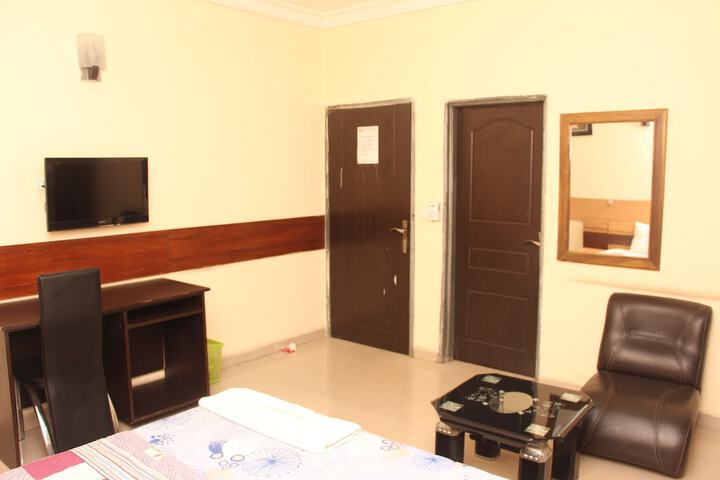Room 8 of 13