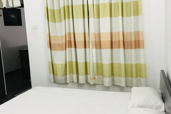 Room 3 of 6