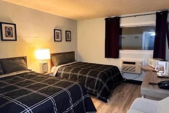 Room 2 of 10