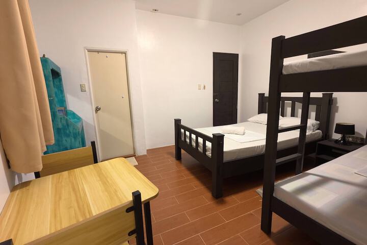 Room 35 of 144