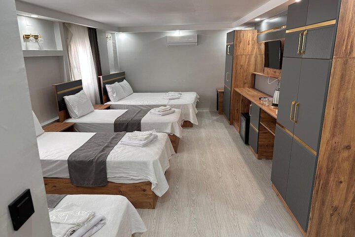 Room 3 of 21