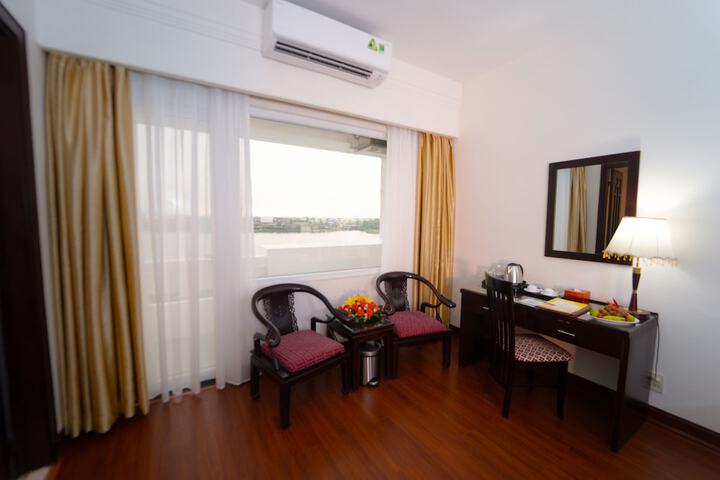 Room 42 of 194