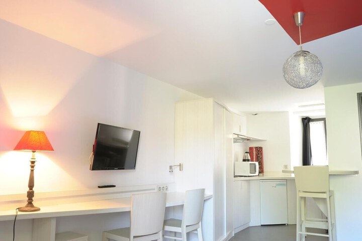 Room 16 of 46