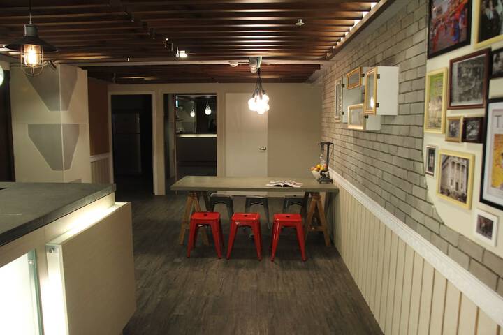 Room 9 of 81