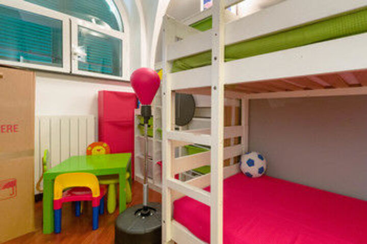 Room 6 of 34