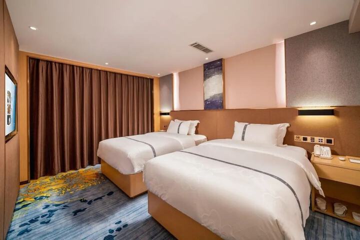 Room 5 of 52