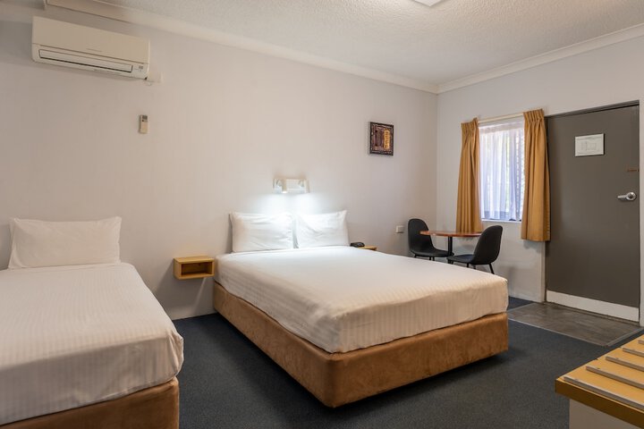 Room 34 of 66