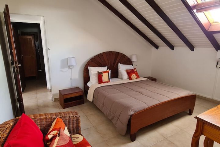 Room 10 of 24