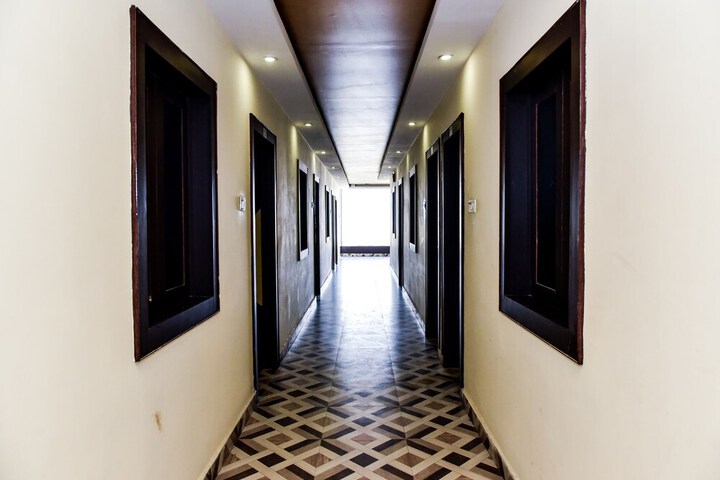 Ballroom/Hall 6 of 8