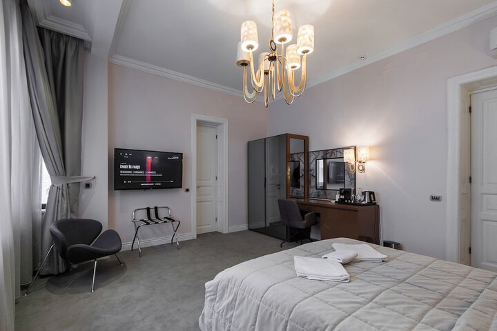Room 65 of 208