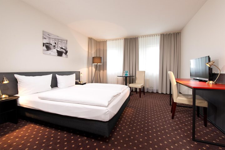 Room 15 of 41