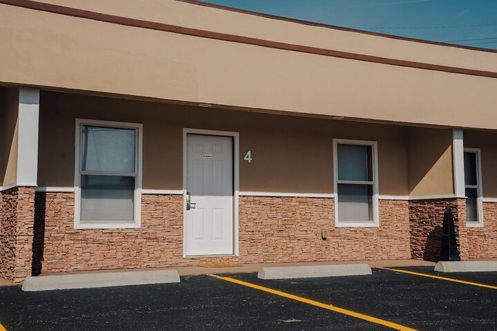 Anchor Inn & Suites