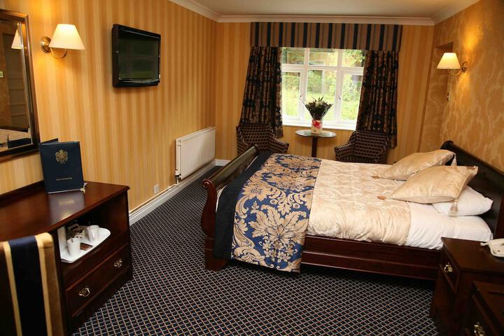 Room 6 of 94