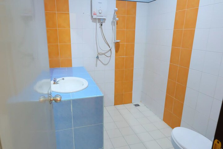 Room 17 of 23