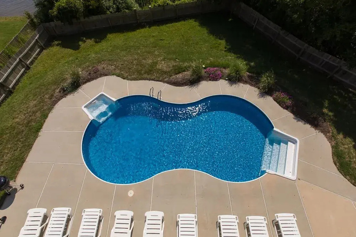 Pool 14 of 26