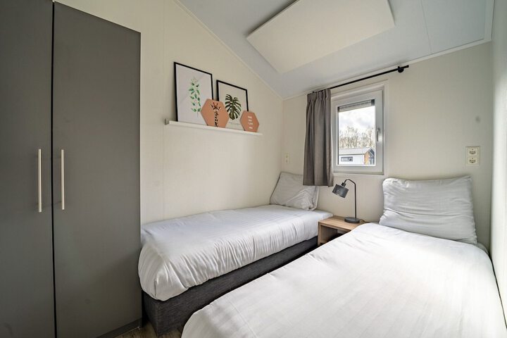 Room 4 of 24