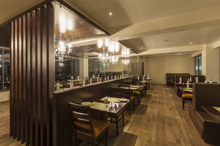 Dining 14 of 17