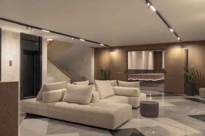 Business Center 316 of 357
