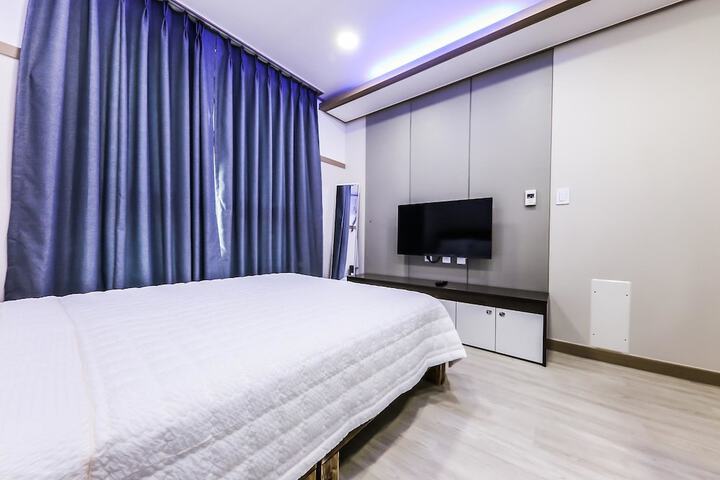 Room 5 of 54