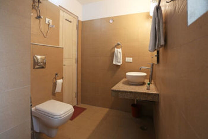 Room 7 of 42