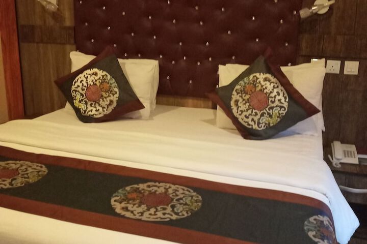 Room 5 of 27