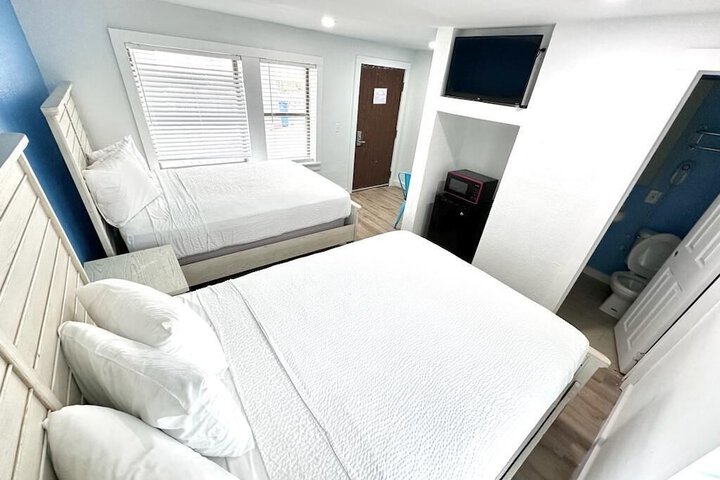 Room 5 of 148