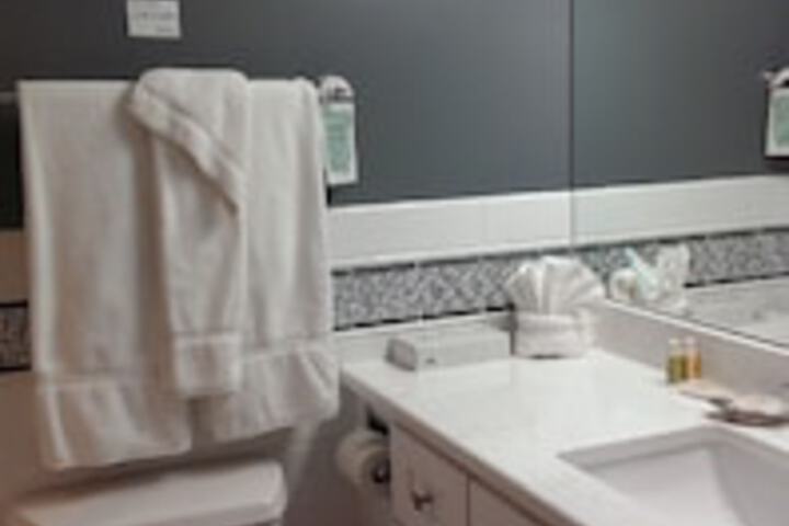 Room 169 of 237