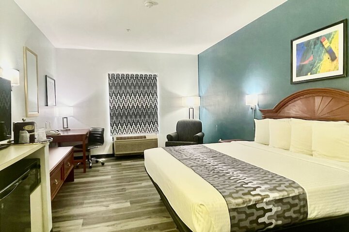 Standard | King Bed (8 of 12)