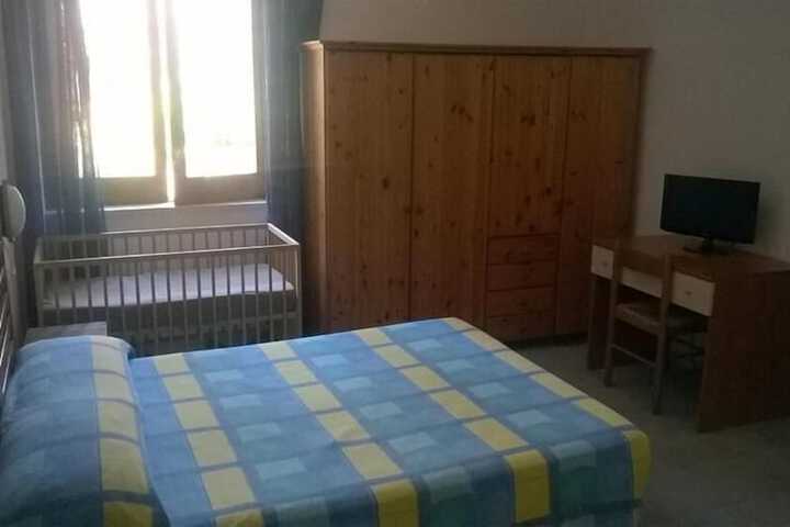 Room 18 of 77