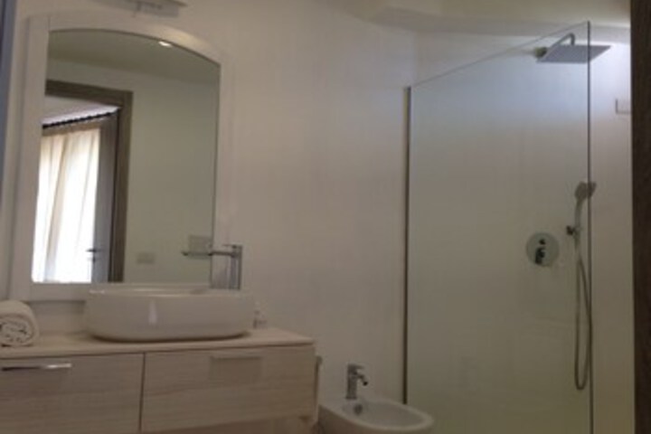 Room 5 of 26