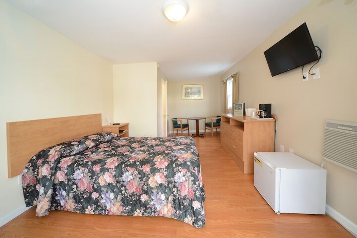 Room 27 of 106
