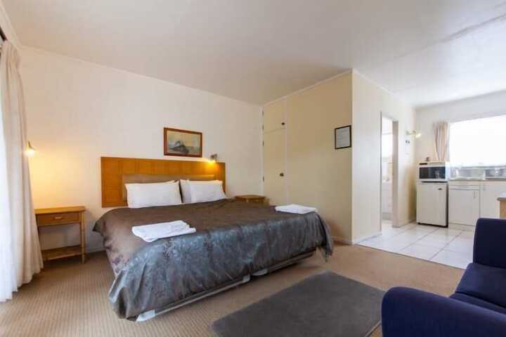 Room 7 of 28