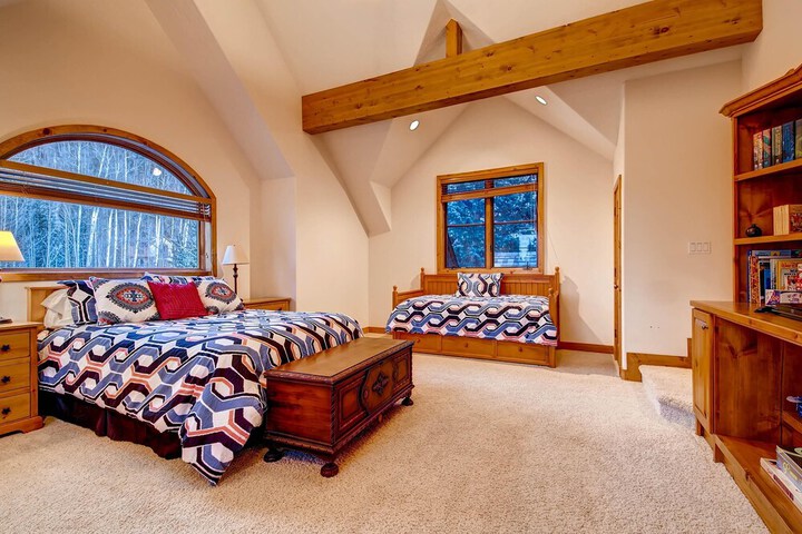 Room 5 of 52