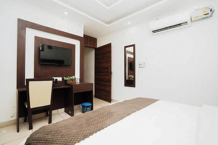 Room 17 of 53