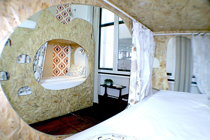 Room 3 of 68